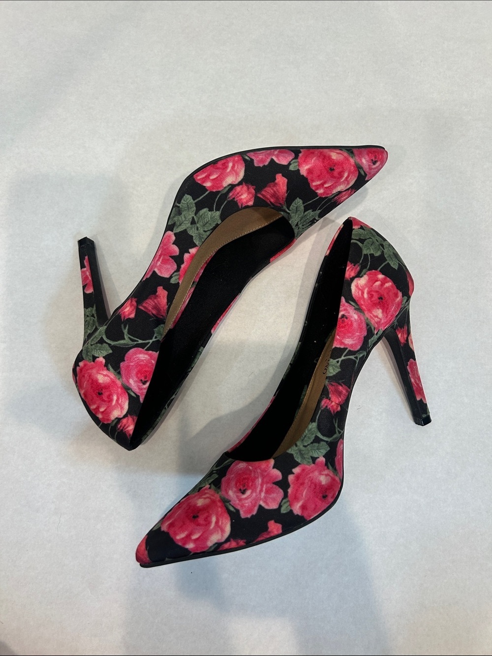 Christian Siriano Black Pumps Pink Rose Print pointed toe stilettos women’s 8.5
